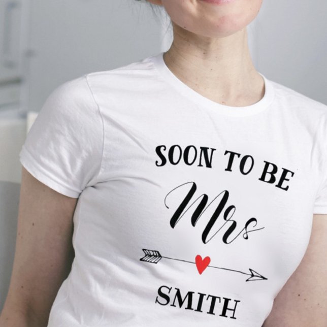 T-shirt Bientôt être Mme nom personnalisé (Créateur téléchargé)