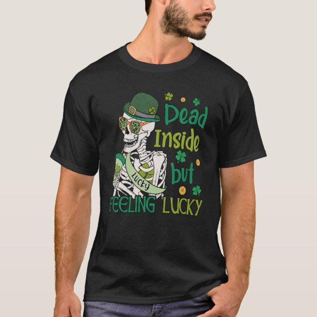 T-shirt Bière irlandaise et shamrock morte à l'intérieur m (Devant)