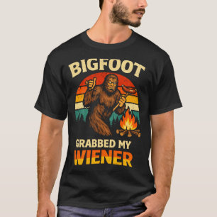 T-shirt Bigfoot a attrapé ma saucisse drôle de feu de camp