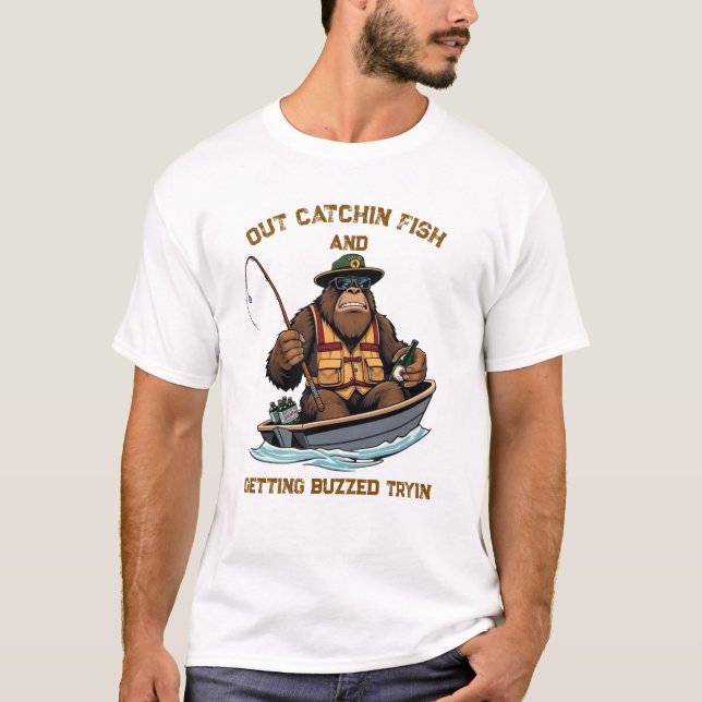 T-shirt Bigfoot Fishing and Drinking (Devant)