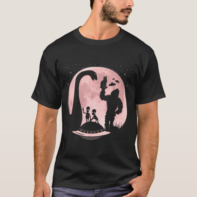 T-shirt Bigfoot Loch Ness Monster Sasquatch Cat Ufo Funny  (Devant)