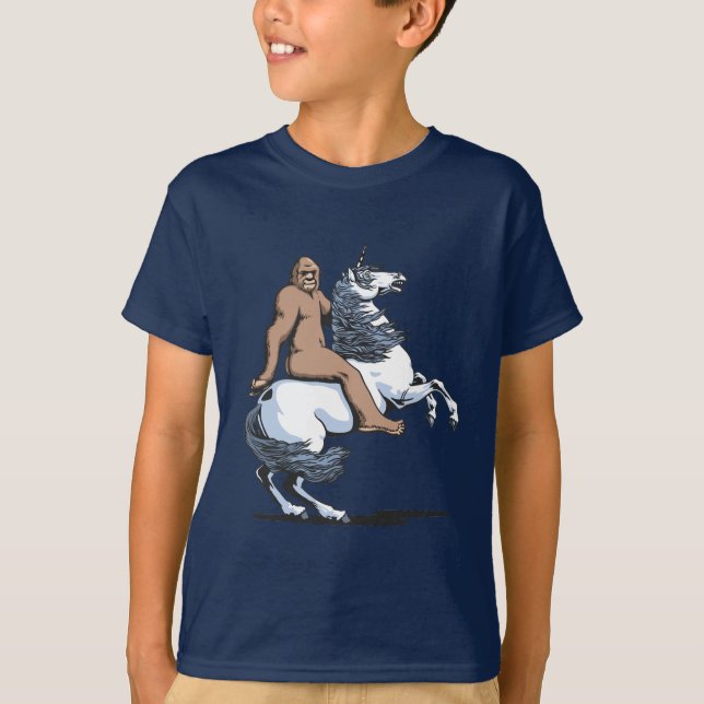 T-shirt Bigfoot montant une licorne (Devant)