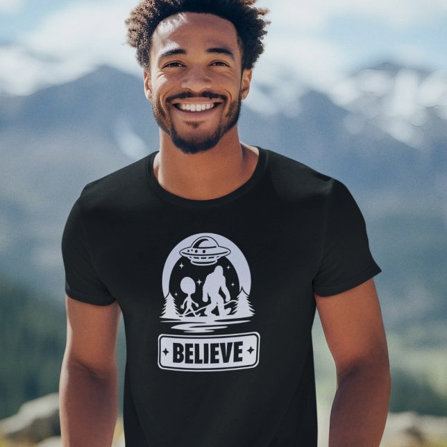 T-shirt Bigfoot Sasquatch Croyant Alien Ufo Cryptid Mens (Créateur téléchargé)