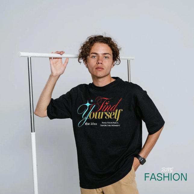 T-shirt Black and White Simple Elegant "Find Yourself " (Créateur téléchargé)