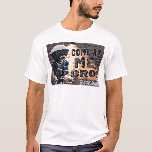 T-shirt Blaireau de miel avec la mitrailleuse (Devant)
