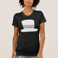 T-shirt blanc de pirate informatique de casquette