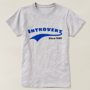 T-shirt Blue Introvert Typographie Swoosh Date personnalis