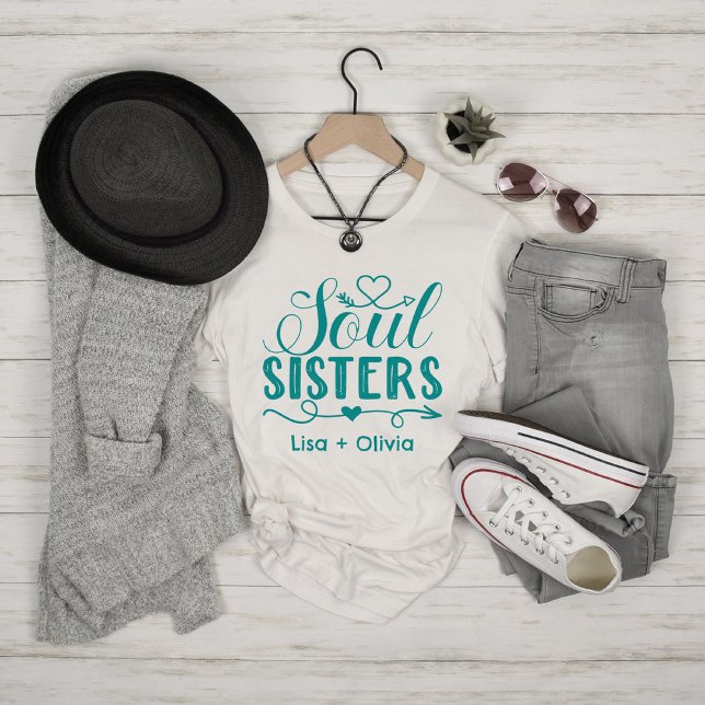T-shirt Boho Turquoise Soul Soeurs Script Nom personnalisé (Boho Turquoise Soul Sisters Script Custom Name T-Shirt)