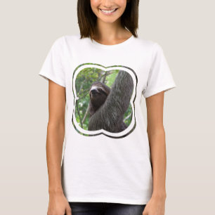 T-shirt botté avec la pointe du pied de deux dames