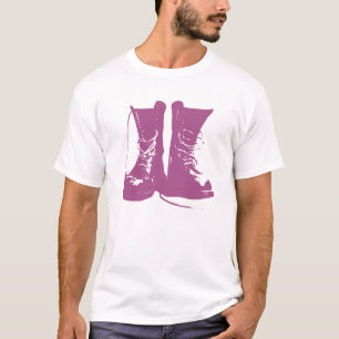 T-shirt Bottes pourpres de lavande avec les dentelles