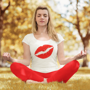 T-shirt Bouton rouge vif Baiser