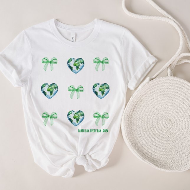 T-shirt Bows and Hearts Jour des terres tous les jours per (Earth Day Every Day Tshirt)