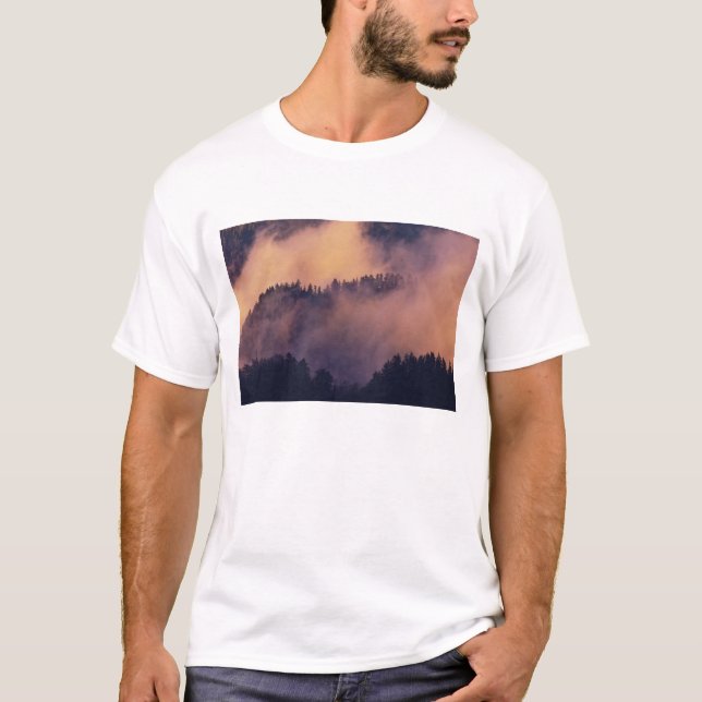 T-shirt Brume hivernal dans la vallée au coucher du soleil (Devant)