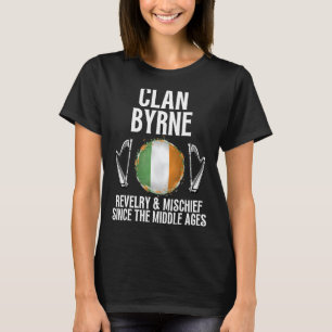 T-shirt Byrne Nom de famille irlandais Nom de famille Hera