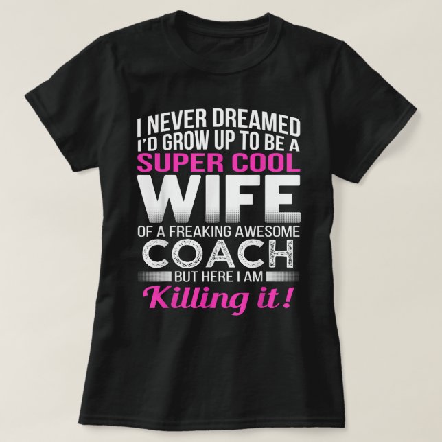 T-shirt Cadeau amusant de la femme de l'entraîneur pour la (Design devant)