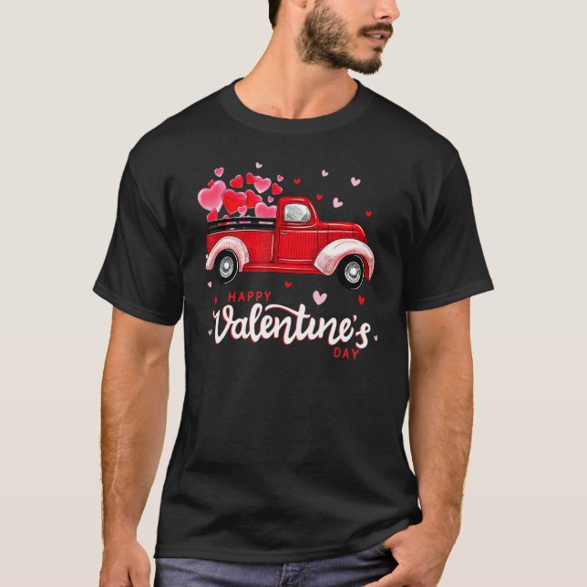 T-shirt Camion Rouge Avec Coeurs Heureuse Sainte-Valentin  (Devant)