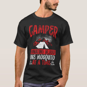 T-shirt Camper Donnant Du Sang Un Moustique À La Fois Camp