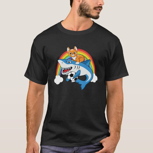 T-shirt Cat Riding Shark Playing Soccer With Rainbow Graph (Devant)