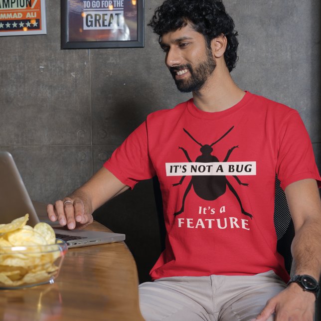 T-shirt Ce n'est pas un bogue C'est un programmeur de code (Créateur téléchargé)