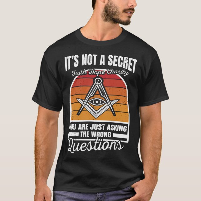 T-shirt Ce N'Est Pas Un Maître Masonique Secret Carré Et C (Devant)