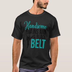 T-shirt Cerveaux Élégants Classiques Et Un Karaté Ceinture