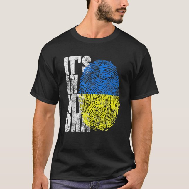 T-shirt C'est dans mon ADN Cadeaux ukrainiens Vyshyvanka K (Devant)