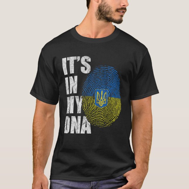 T-shirt C'est dans mon ADN Cadeaux ukrainiens Vyshyvanka K (Devant)