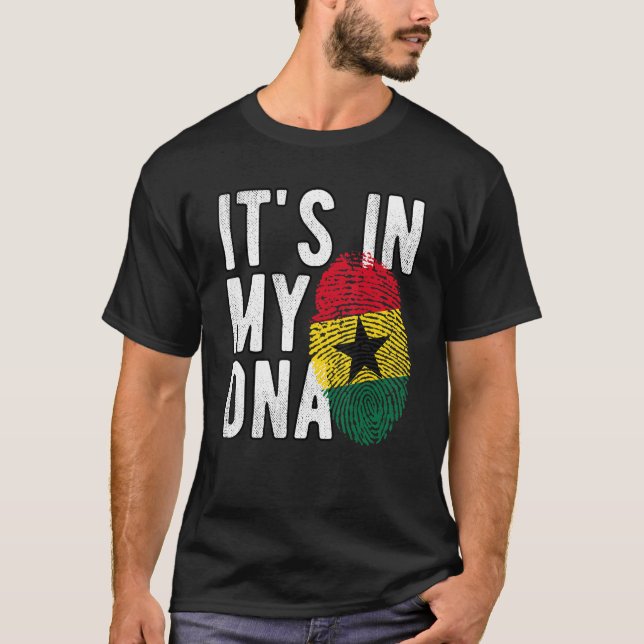T-shirt C'est drôle dans mon ADN drapeau du Ghana Empreint (Devant)