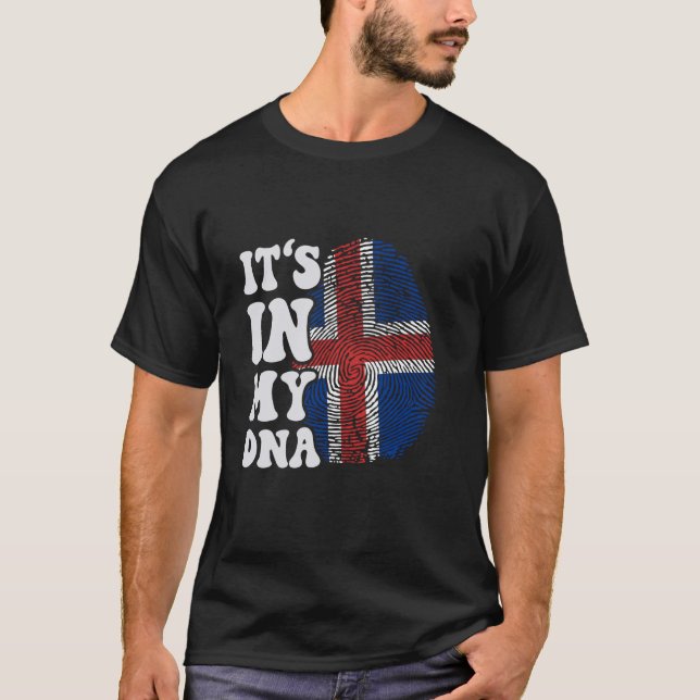 T-shirt C'est drôle dans mon ADN drapeau Islande empreinte (Devant)