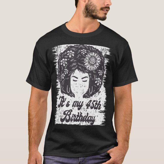 T-shirt C'est mon 45e anniversaire de Black Afro Girl Anni (Devant)