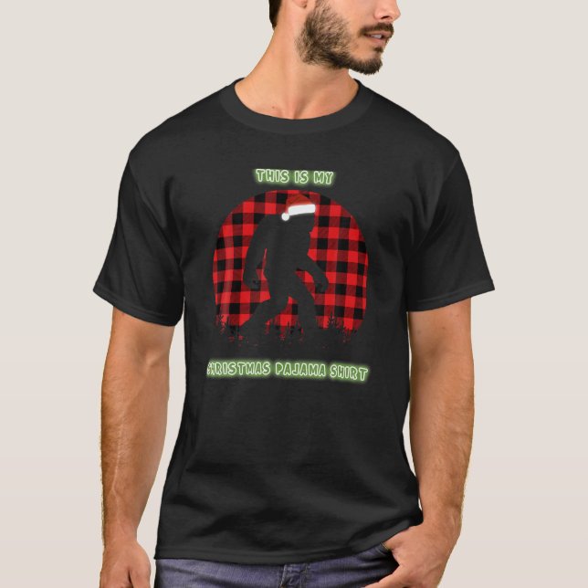 T-shirt C'Est Mon Pajama De Noël Bigfoot Buffalo Plaid (Devant)