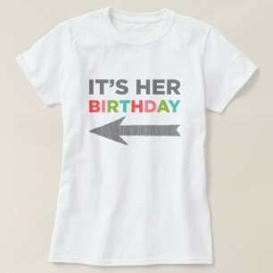 T-shirt C'est son anniversaire (flèche droite)