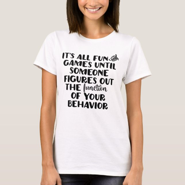 T-shirt C'est toute la pièce en t d'amusement et de jeux (Devant)