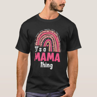 T-shirt C'est une maman qui aime s'occuper d'un arc-en-cie