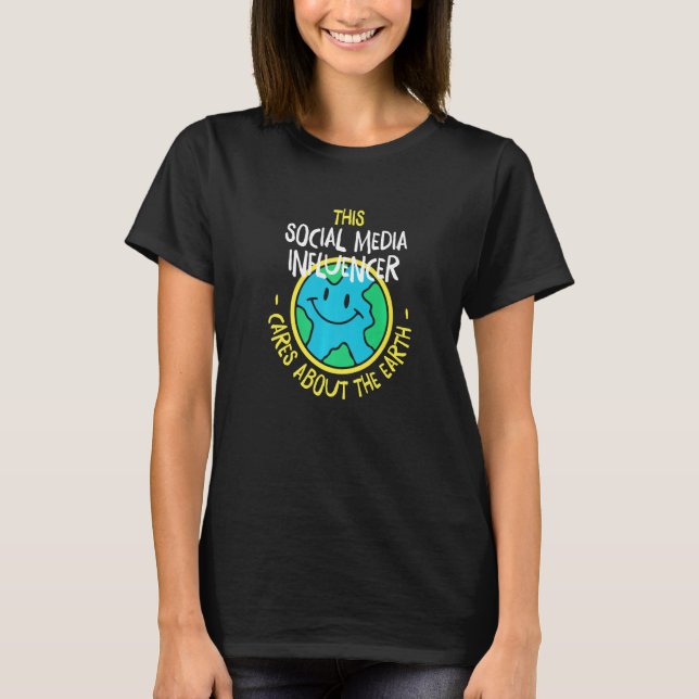 T-shirt Cet Influent Des Médias Sociaux S'Intéresse À La T (Devant)