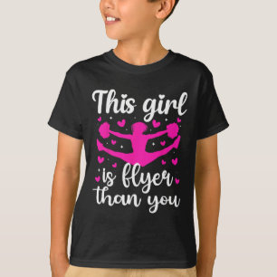 T-shirt Cette fille est une flyeuse de cheerleading Flyer