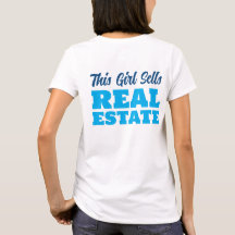 Cette fille vend des biens immobiliers
