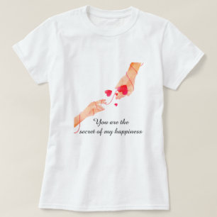 T-shirt "Chaîne romantique rouge des mains et des coeurs d