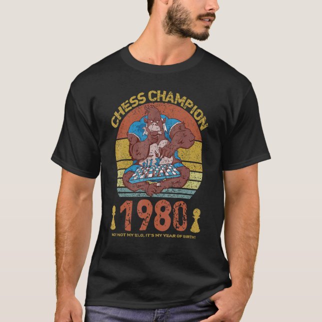 T-shirt Champion d'échecs 1980 Pas mon Elo C'est mon année (Devant)