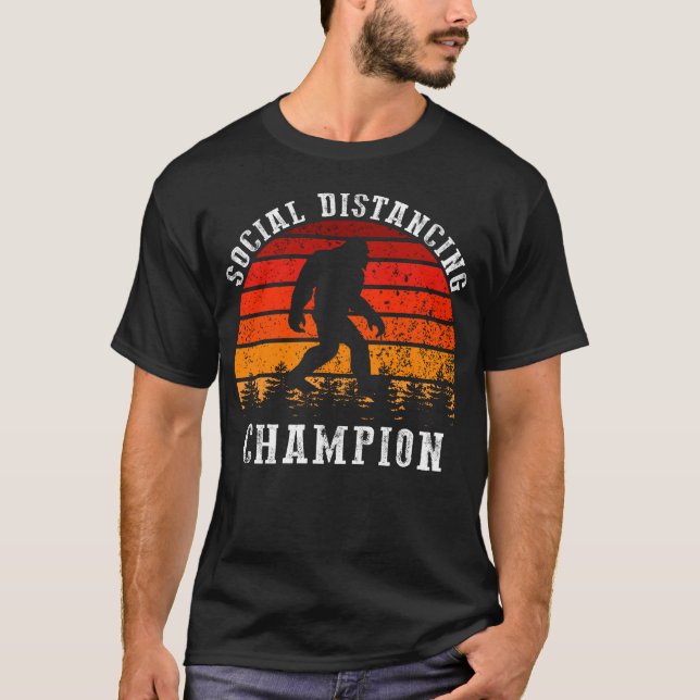 T-shirt championne de distanciation sociale bigfoot (Devant)