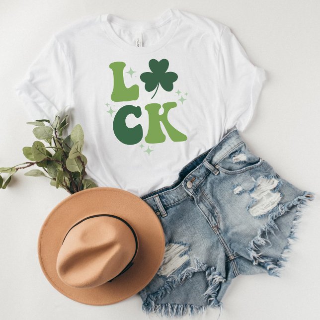T-shirt CHANCE Chemise de Fête St Patrick - Bold Retro (LUCK, St. Patrick's Day, Lucky Charm Tee, Irish Vibes, Shamrock Chic, Green and Fortunate, St. Paddy)