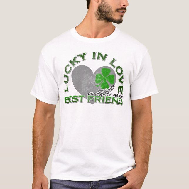 T-shirt Chanceux dans l'amour avec mon meilleur ami (Devant)