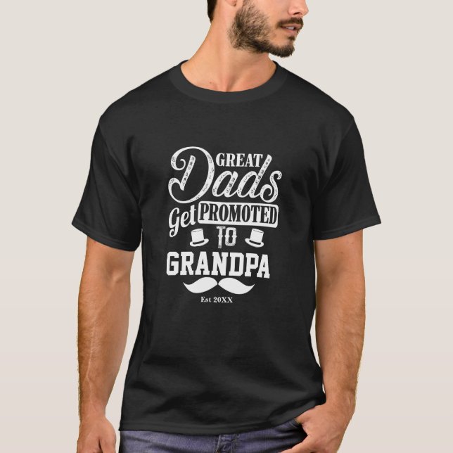T-shirt Changer de nom Date Année 20xx Papa promu à grand- (Devant)