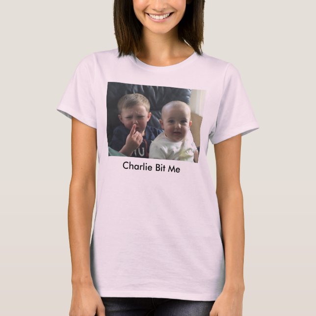 T-shirt Charlie m'a mordu - doigt - double (Devant)
