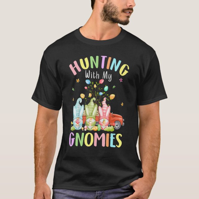 T-shirt Chasse Avec Mes Gnomies Pâques Trois Gnomes Oeufs  (Devant)
