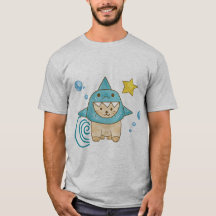 Chat beige mignon en costume de requin aqua mer T-