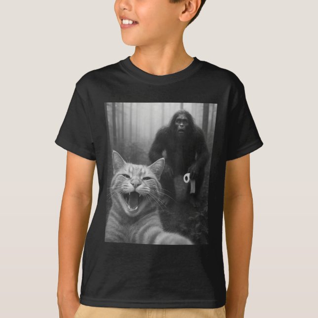 T-shirt Chat Drôle Surpris Happy Selfie Avec Bigfoot Doin (Devant)