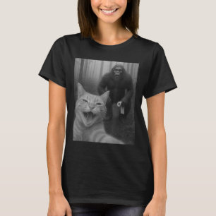 T-shirt Chat Drôle Surpris Happy Selfie Avec Bigfoot Sasq