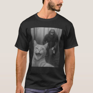 T-shirt Chat Drôle Surpris Selfie Heureux avec Bigfoot Sas