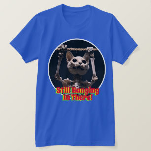T-shirt Chat drôle toujours suspendu